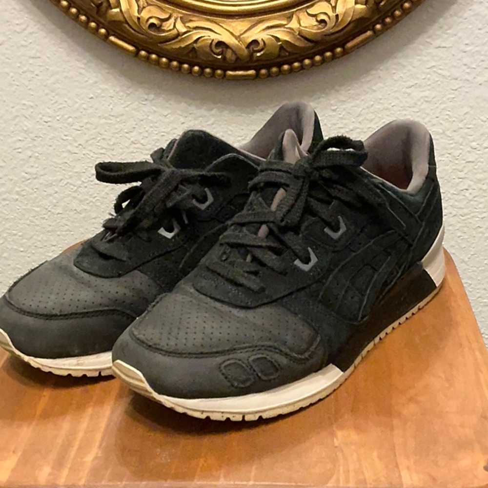 ASICS Men's Black and White Gel-Lyte Sneakers  3 III